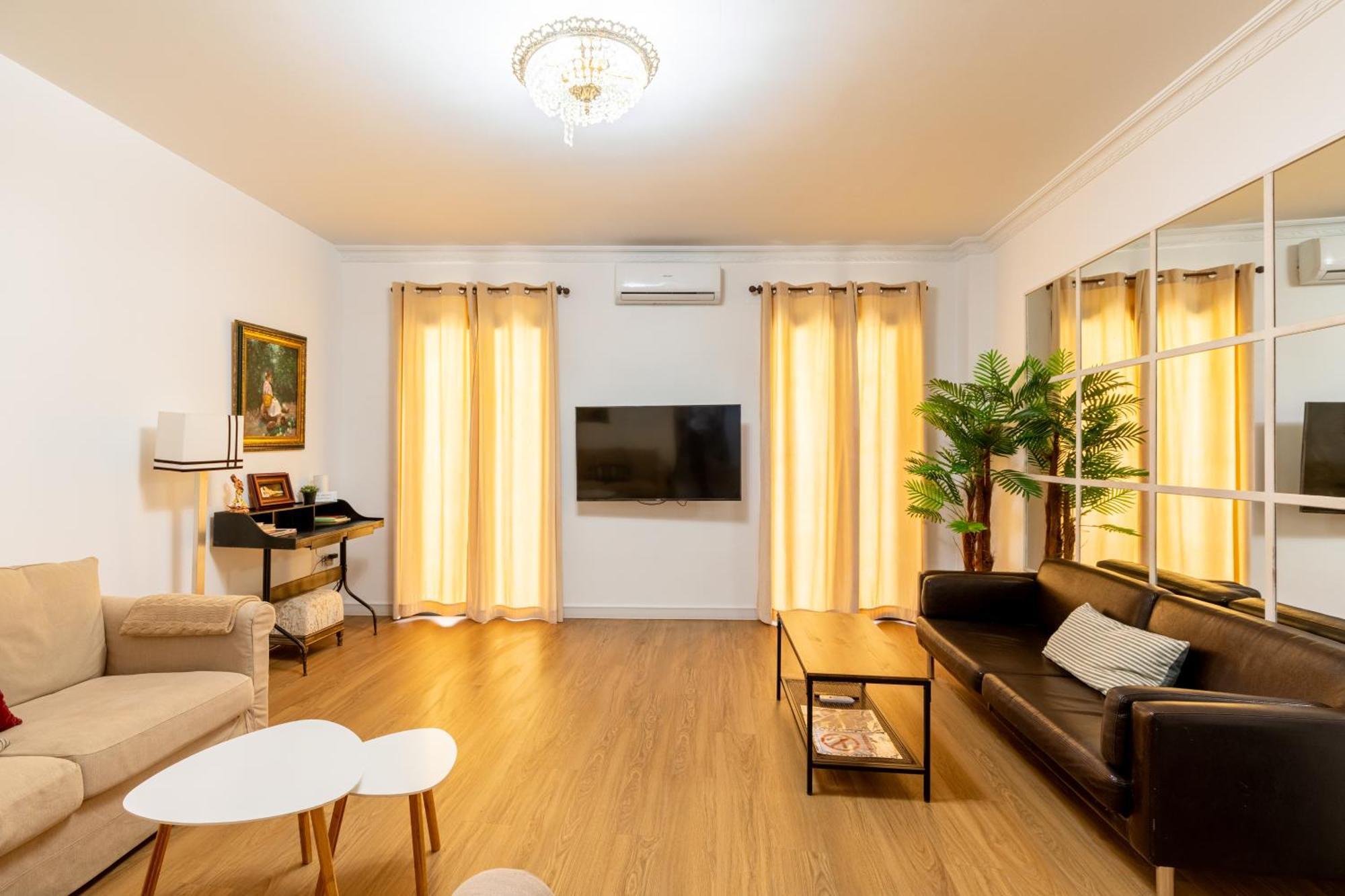 House Sevillana Parking ภายนอก รูปภาพ